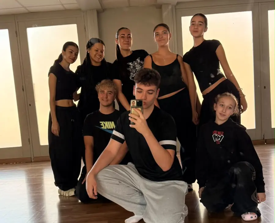 Kontrol Dance Studio, grupo de baile del show del sábado